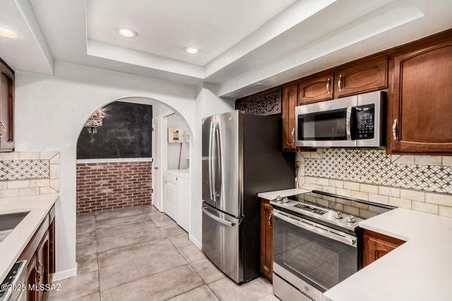 418 N Dodge Boulevard, Tucson, AZ 85716