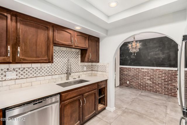 418 N Dodge Boulevard, Tucson, AZ 85716