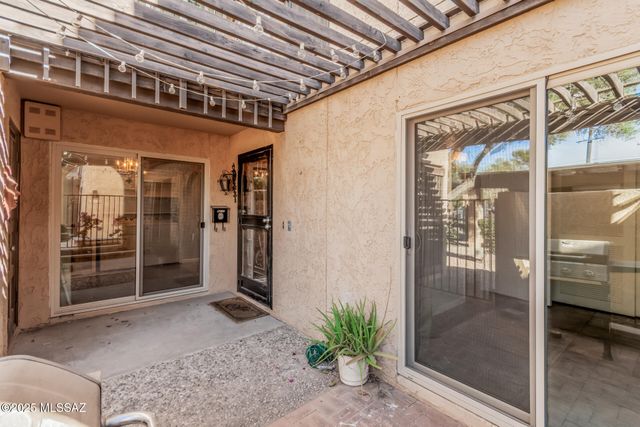 418 N Dodge Boulevard, Tucson, AZ 85716