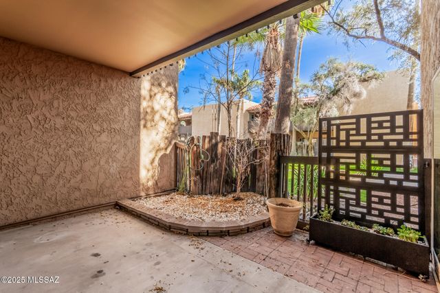 418 N Dodge Boulevard, Tucson, AZ 85716