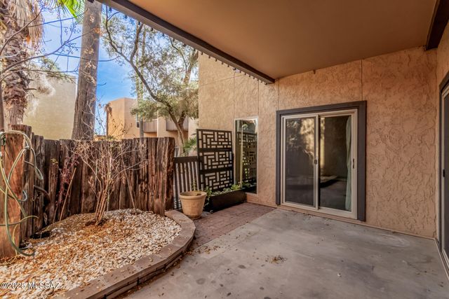 418 N Dodge Boulevard, Tucson, AZ 85716