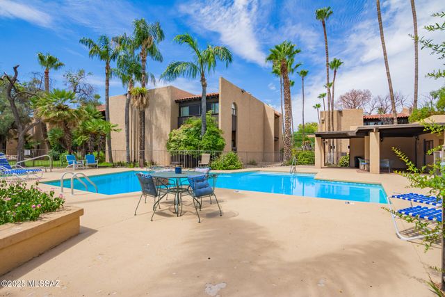 418 N Dodge Boulevard, Tucson, AZ 85716