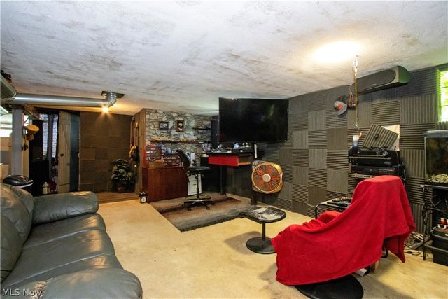 709 Longview Avenue, Akron, OH 44307