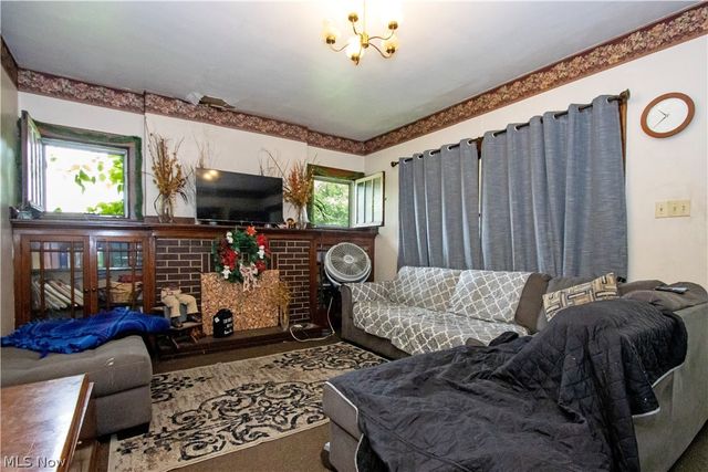 709 Longview Avenue, Akron, OH 44307
