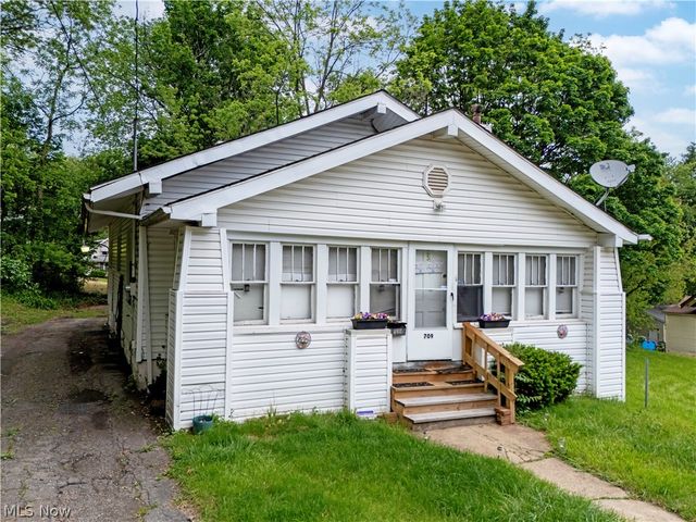 709 Longview Avenue, Akron, OH 44307