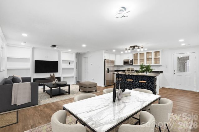 704 W Border Street, Dallas, NC 28034