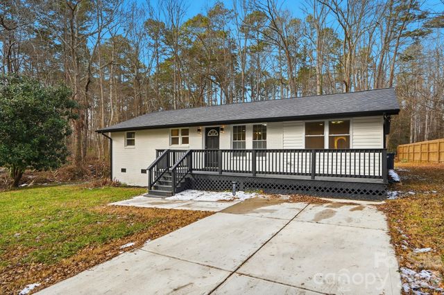 704 W Border Street, Dallas, NC 28034