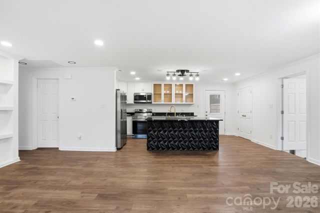 704 W Border Street, Dallas, NC 28034