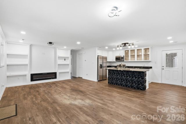 704 W Border Street, Dallas, NC 28034