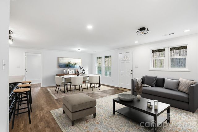 704 W Border Street, Dallas, NC 28034