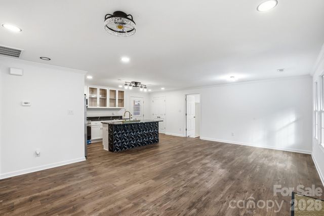 704 W Border Street, Dallas, NC 28034