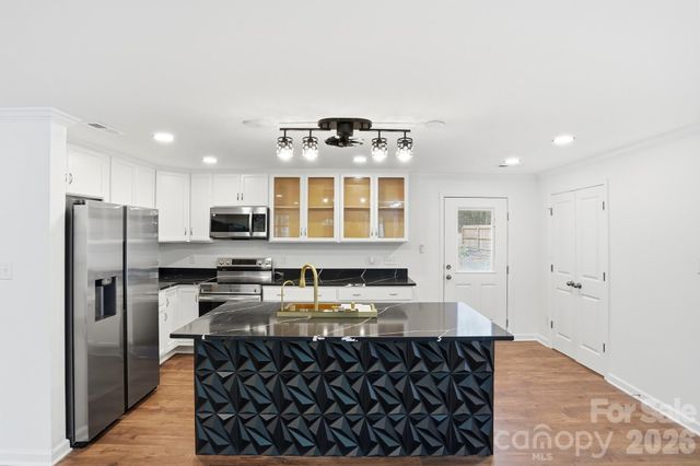 704 W Border Street, Dallas, NC 28034