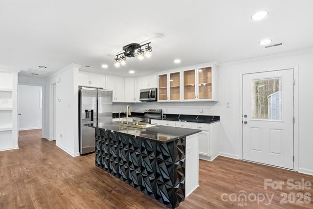 704 W Border Street, Dallas, NC 28034