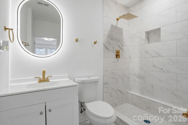 704 W Border Street, Dallas, NC 28034