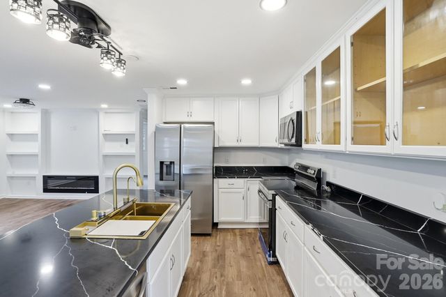 704 W Border Street, Dallas, NC 28034