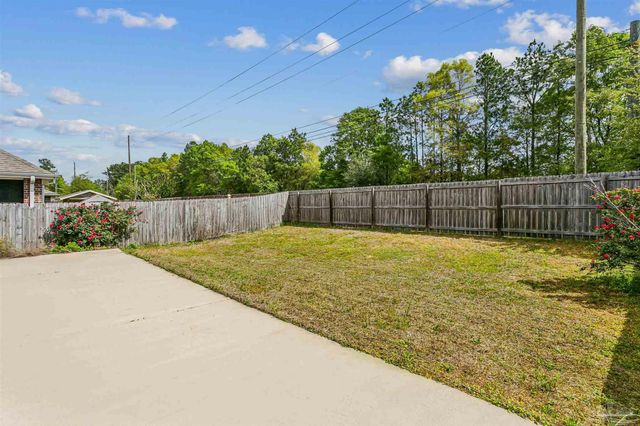 3588 Whitetail Ln, Pensacola, FL 32526