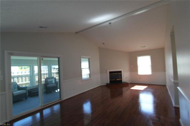 734 Gunby RD, Newport News, VA 23601