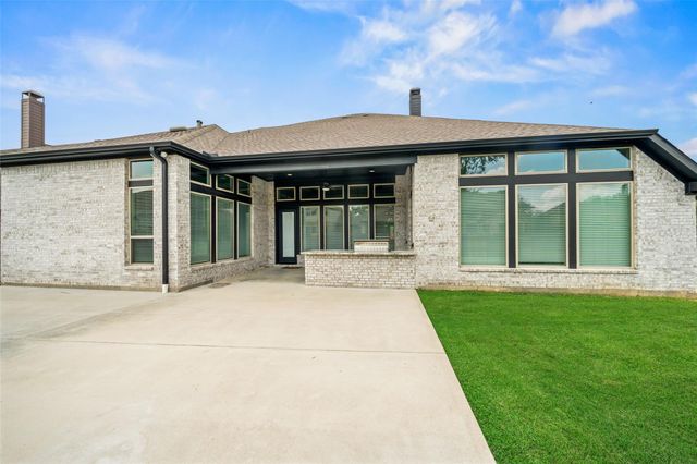 17401 Orchid Falls Lane, Conroe, TX 77302