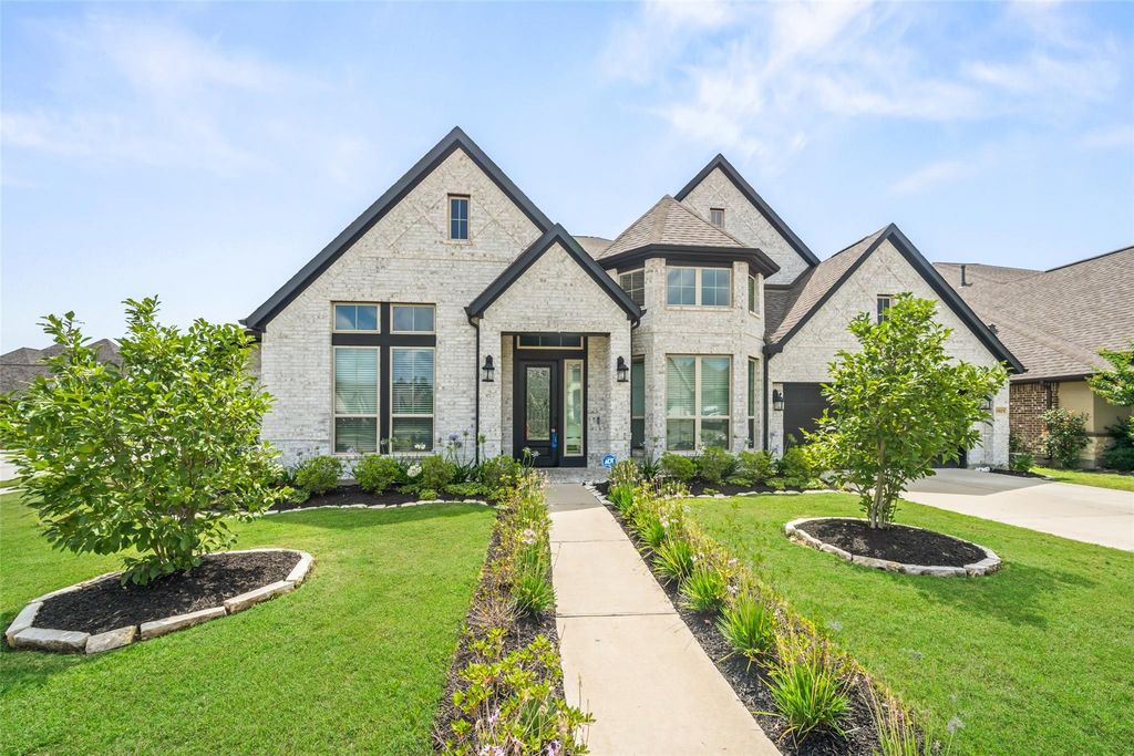 17401 Orchid Falls Lane, Conroe, TX 77302