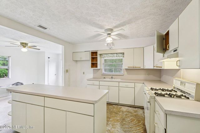 2061 AZALEA Lane, Orange Park, FL 32073