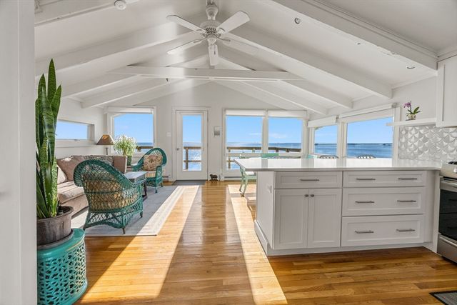 535 Commercial St 2, Provincetown, MA 02657