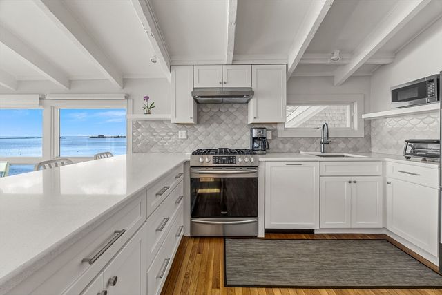 535 Commercial St 2, Provincetown, MA 02657