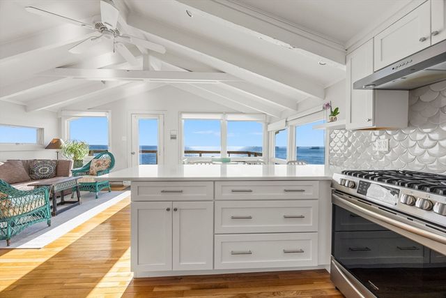 535 Commercial St 2, Provincetown, MA 02657