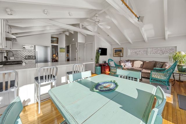 535 Commercial St 2, Provincetown, MA 02657