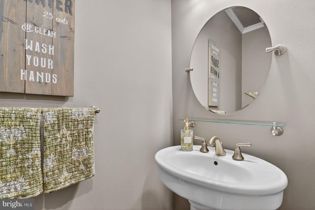 9304 EWING DR, Bethesda, MD 20817