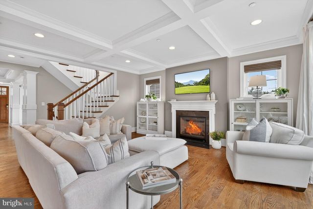 9304 EWING DR, Bethesda, MD 20817