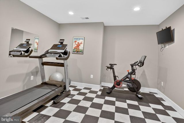 9304 EWING DR, Bethesda, MD 20817