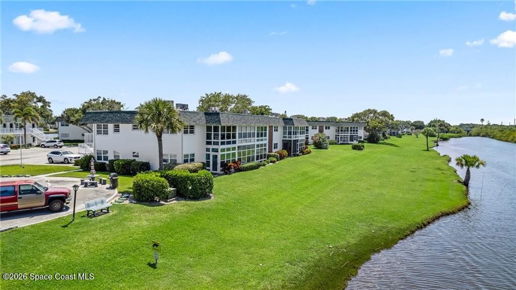 2800 Indian River Boulevard 1, Vero Beach, FL 32960