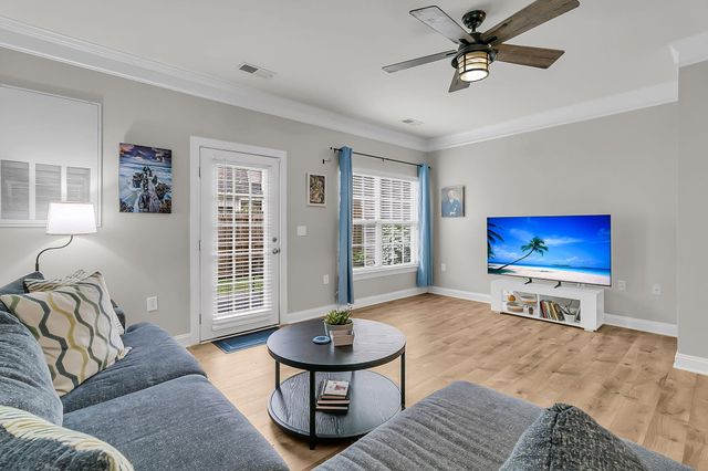 945 E Estates Boulevard D, Charleston, SC 29414