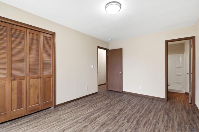 427 CITY SPRINGS LN, Rapid City, SD 57702