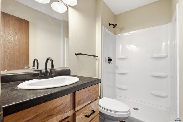 427 CITY SPRINGS LN, Rapid City, SD 57702