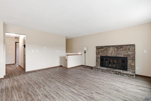 427 CITY SPRINGS LN, Rapid City, SD 57702