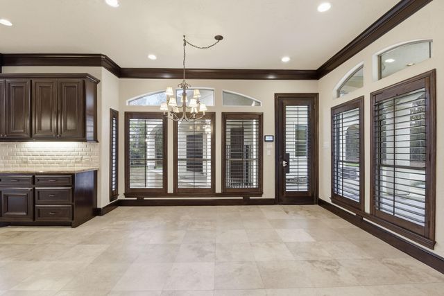 30 N Palmiera Cir, The Woodlands, TX 77382