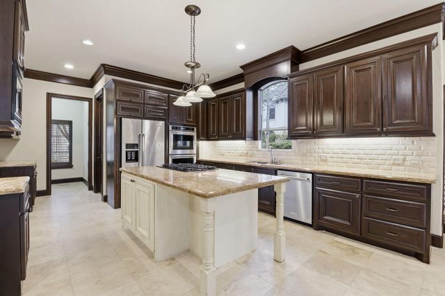 30 N Palmiera Cir, The Woodlands, TX 77382