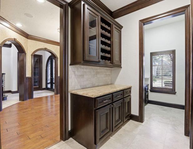 30 N Palmiera Cir, The Woodlands, TX 77382