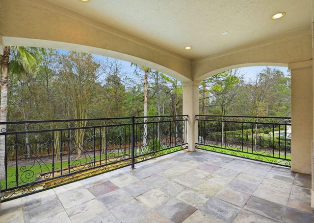 30 N Palmiera Cir, The Woodlands, TX 77382