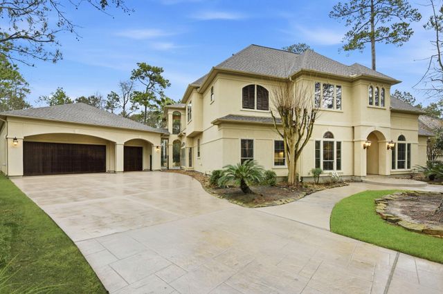 30 N Palmiera Cir, The Woodlands, TX 77382