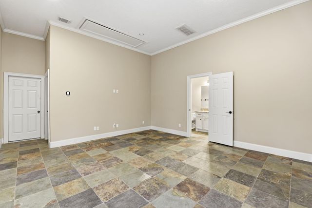 30 N Palmiera Cir, The Woodlands, TX 77382