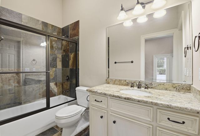 30 N Palmiera Cir, The Woodlands, TX 77382