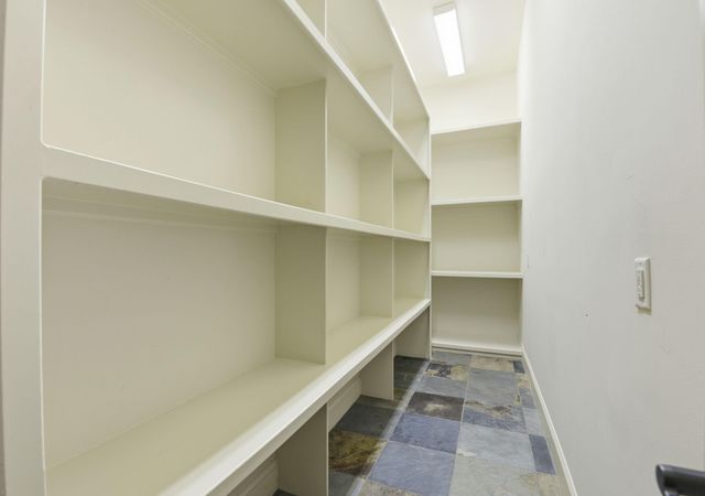 30 N Palmiera Cir, The Woodlands, TX 77382