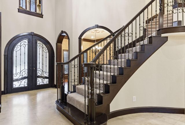 30 N Palmiera Cir, The Woodlands, TX 77382