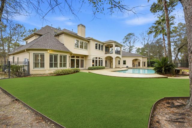 30 N Palmiera Cir, The Woodlands, TX 77382