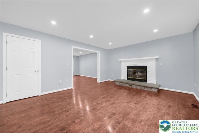 5770 fresh meadow Drive, Lower Macungie Twp, PA 18062