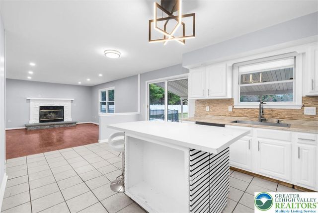 5770 fresh meadow Drive, Lower Macungie Twp, PA 18062