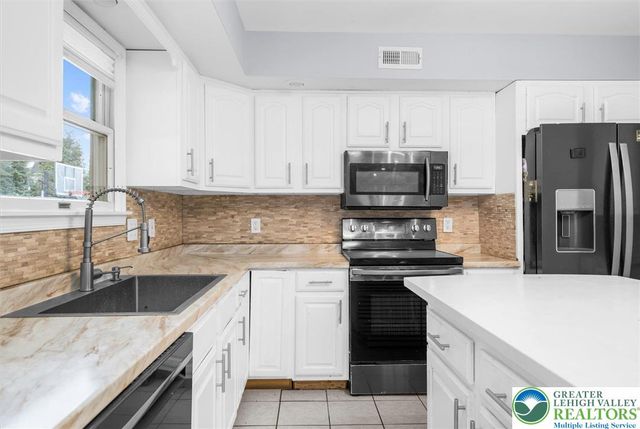 5770 fresh meadow Drive, Lower Macungie Twp, PA 18062