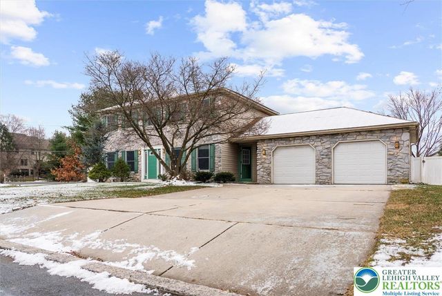 5770 fresh meadow Drive, Lower Macungie Twp, PA 18062